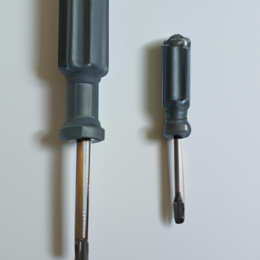 Difference between straight and pistol type screwdriver